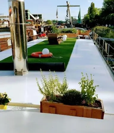 船屋 Captain's Cabin: Cosy Flat On A House Boat 斯特拉斯堡